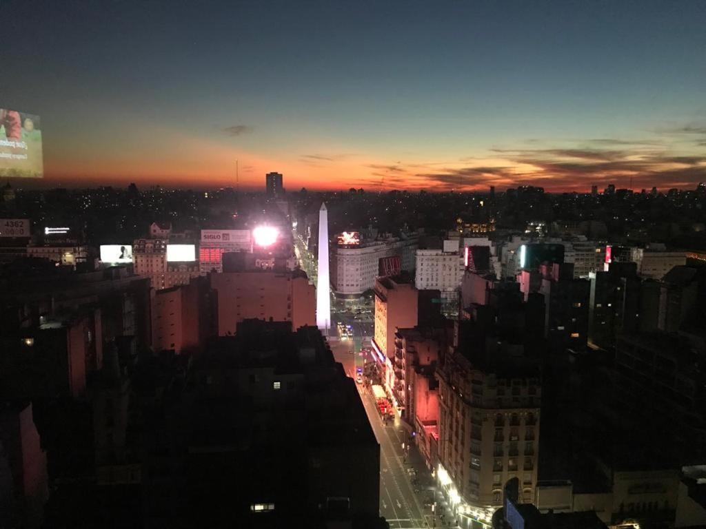 Que Mejor Vista Del Obelisco Piso A La Calle Corrientes ブエノスアイレス エクステリア 写真